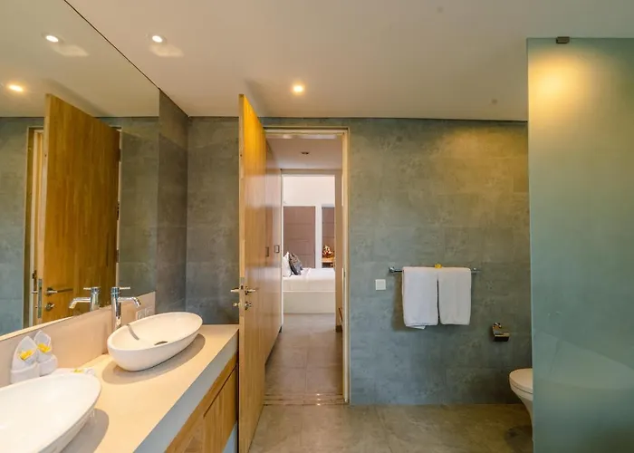 Becca 4 Bedroom At Near To The