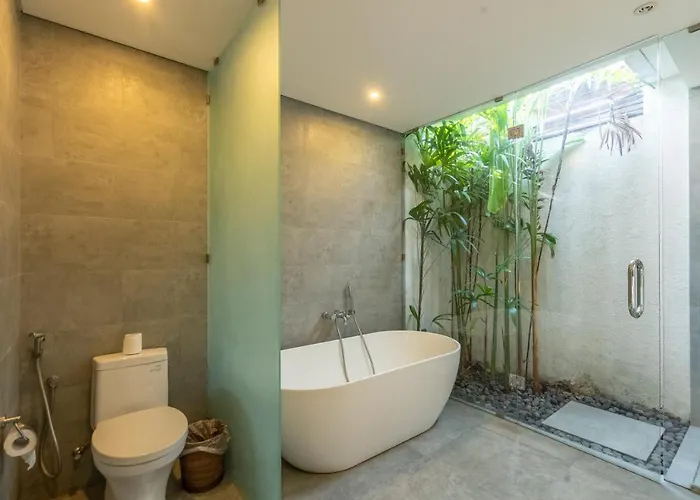 Becca 4 Bedroom At Near To The Villa *